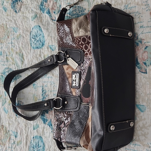 Coach Handbag - Picture 3 of 13